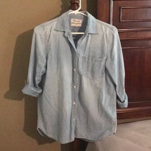 Madewell Chambray Button up Size Small